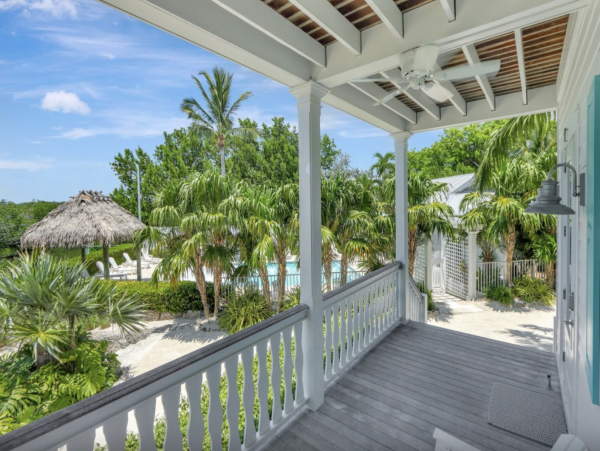From Villa walk to shops, grocery store, restaurants and the parks!